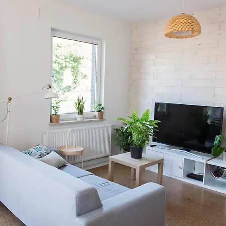 Apartment Family With Garden